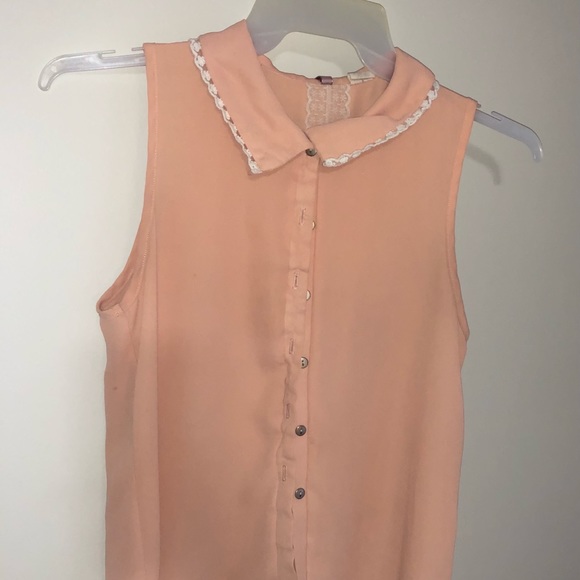 Sleeveless Button-Up Top in Blush Pink - Picture 1 of 1